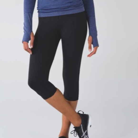 Lulu Lemon Real Quick Crop - Picture 1 of 10